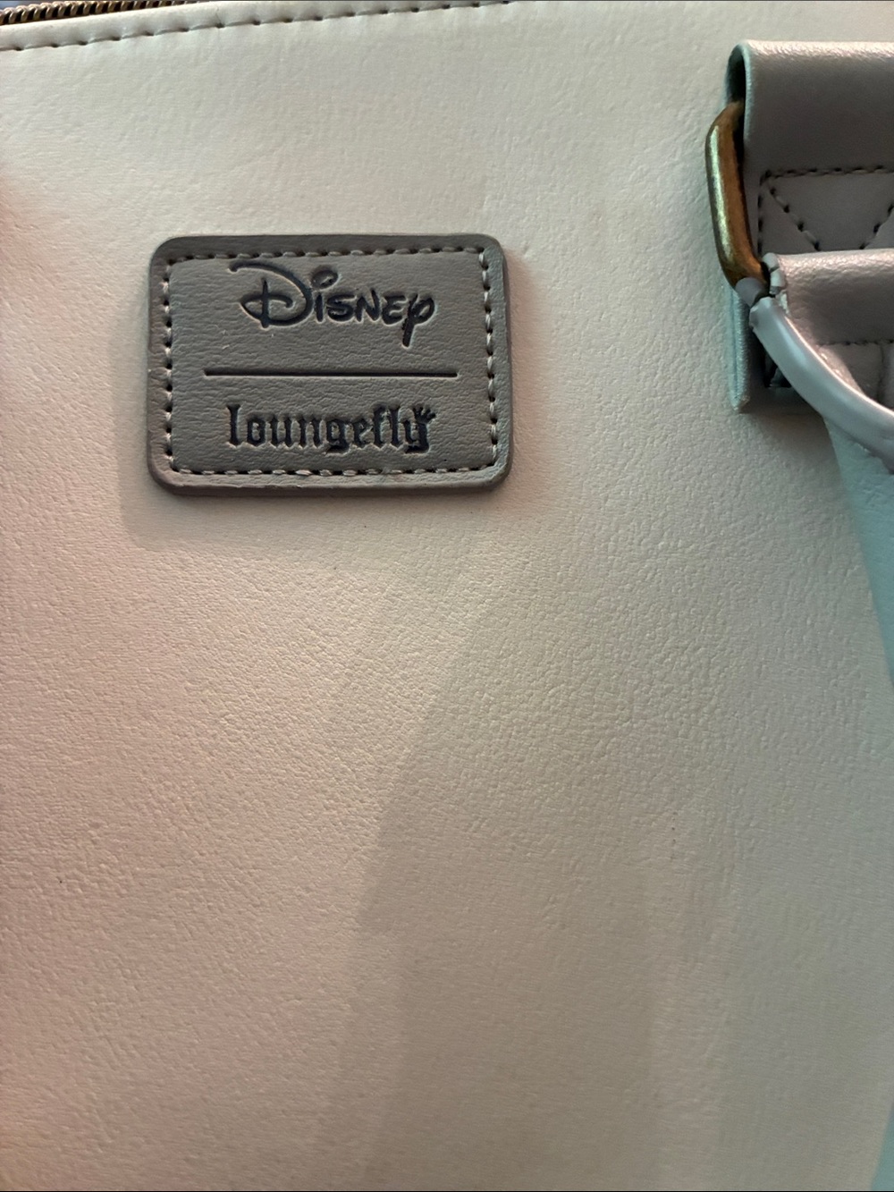 Loungefly Disney purse. Lady and the tramp scene. Like new condition - Picture 7 of 7